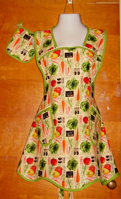 HANDMADE BIB APRON - PLUS SZ - GARDEN VEGETABLES + RICK RACK  - VINTAGE - RETRO