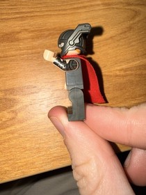 Lego Marvel Super Heroes Thor Ragnarok, Thor - Red Cape, Helmet sh409 76084