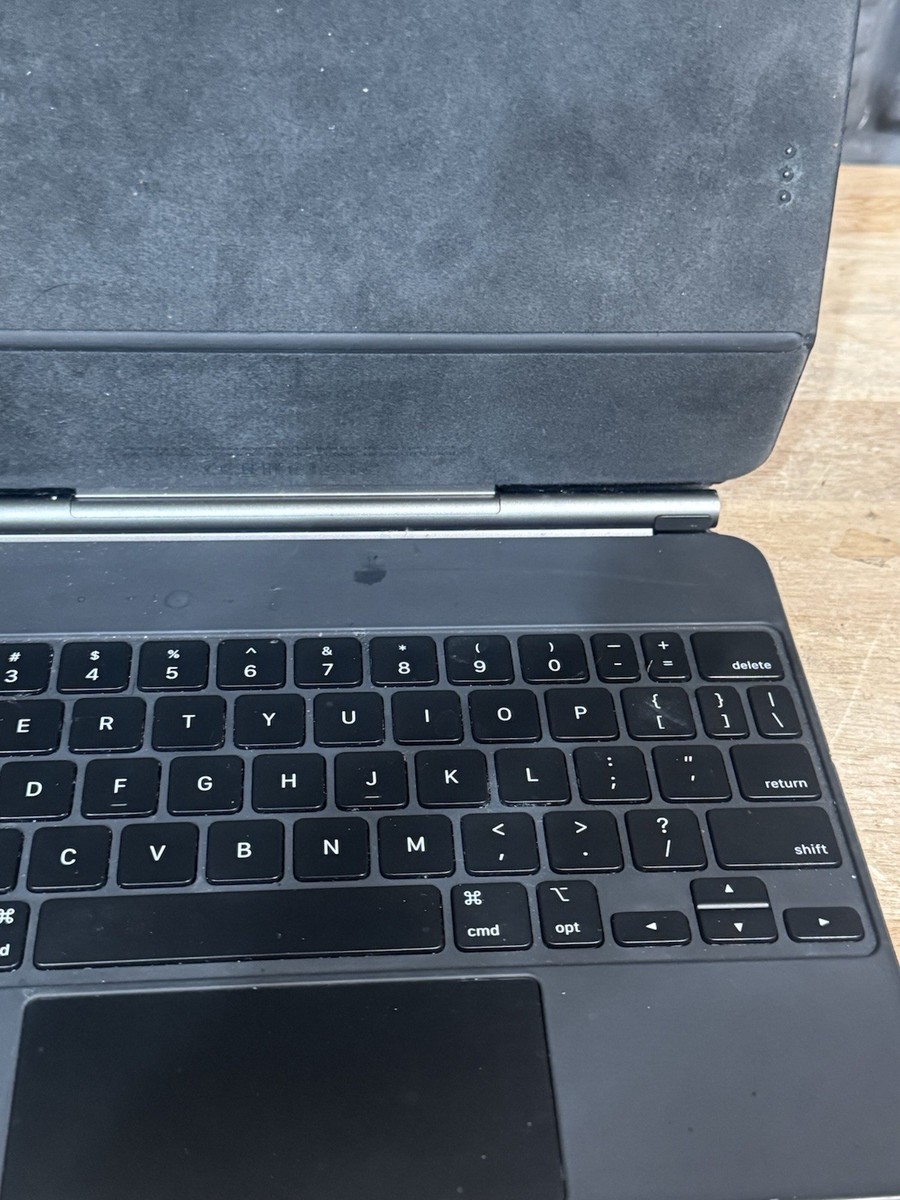 Apple Magic Keyboard 11