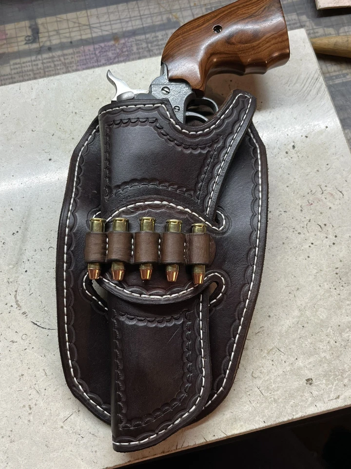 Leather western  style  Holster For 5.5 Inch .357 revolvers with cartridge loops - Image 3 of 4
