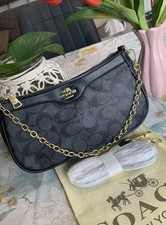 Schwarze kleine Tasche mit, goldene Kette