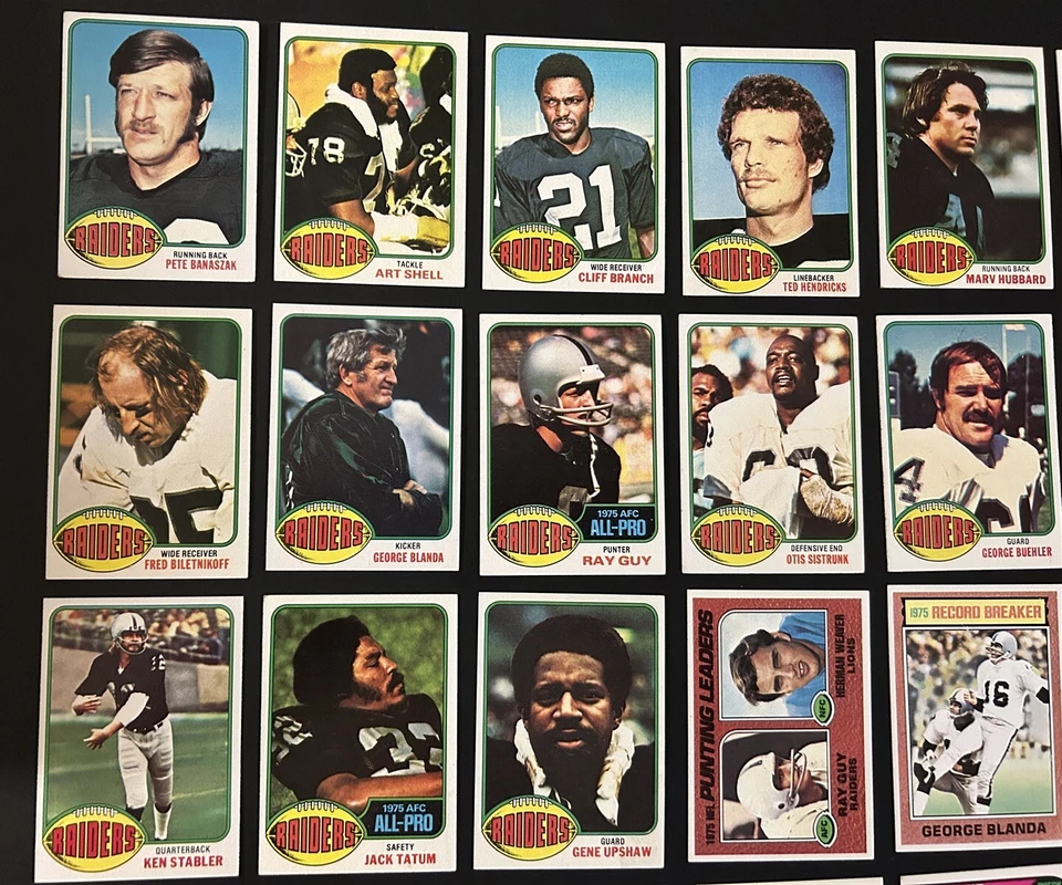 1976 Topps OAKLAND RAIDERS Team Set of 22 STABLER Biletnikoff TATUM Upshaw SHELL - Image 2 of 4