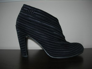 united nude fold hi