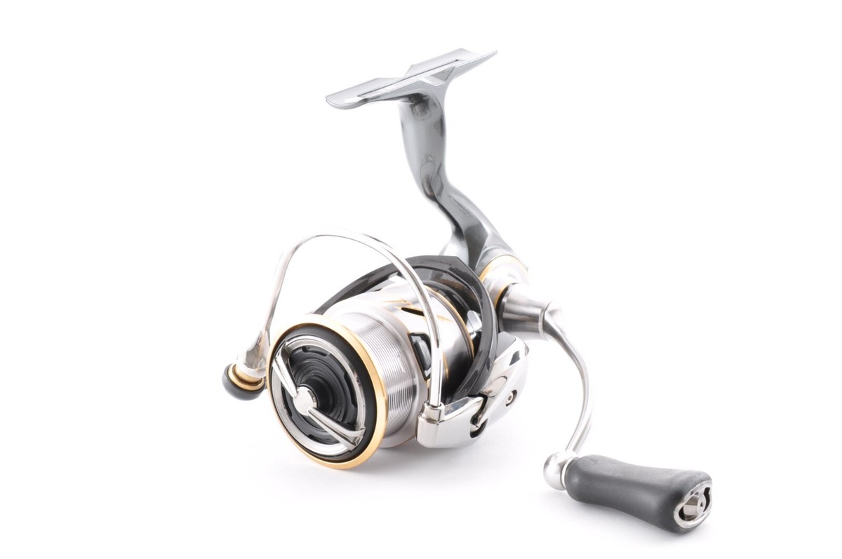 Daiwa 20 Luvias FC LT 2000S XH Excellent+5 Lightweight Spinning 