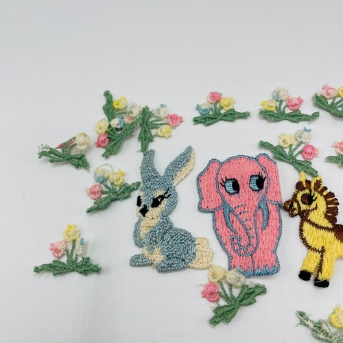 Vintage Konvolut bestickte Applikationen Blumen rosa Elefant blau Hase Pferd - Bild 2 von 4