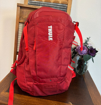 Thule EnRoute Triumph 2 21L Daypack Red Laptop Backpack 15'' MacBook