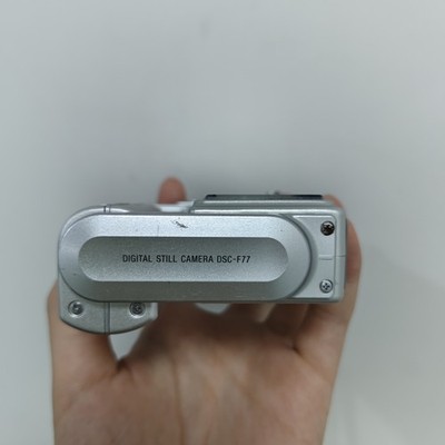 SONY Cyber-shot DSC-F77 Compact Digital Camera Silver Rare 90% New