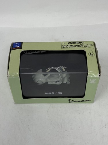 New-Ray Toys Vespa 98 1946 Light Blue Scooter Die Cast + Plastic - Picture 2 of 10