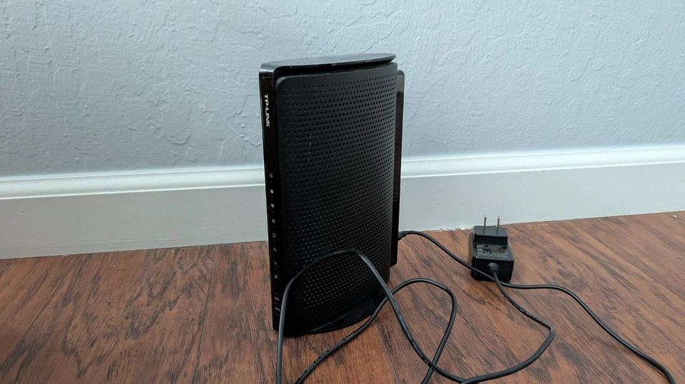 TP-Link TC-W7960 DOCSIS 3.0 WiFi Cable Modem Wireless Router Black 12V 300Mbps - Image 2 of 4