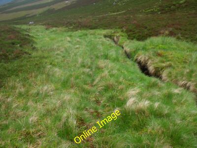 Foto 12x8 Spurenweg von Ostern Shenalt auf Brown Cow Hill, Grampian Cairn c2014
