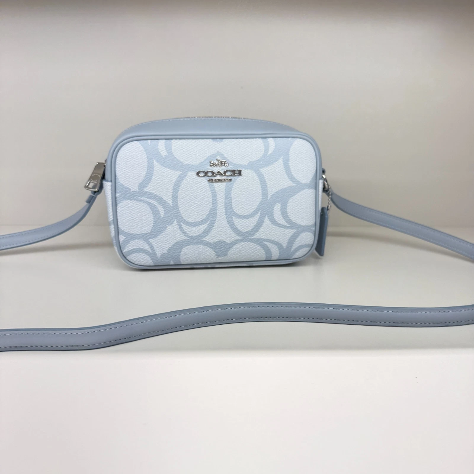 Borsa per fotocamera Coach Mini Jamie in tela firmata schizzo CBL94 argento blu ghiaccio