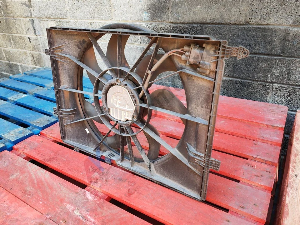 Mercedes E Class W213 S213 2016-2023 Engine Radiator Cooling Fan A0999061000 - Image 3 of 4