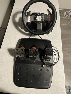 Logitech G27 Racing Wheel mit Pedalen