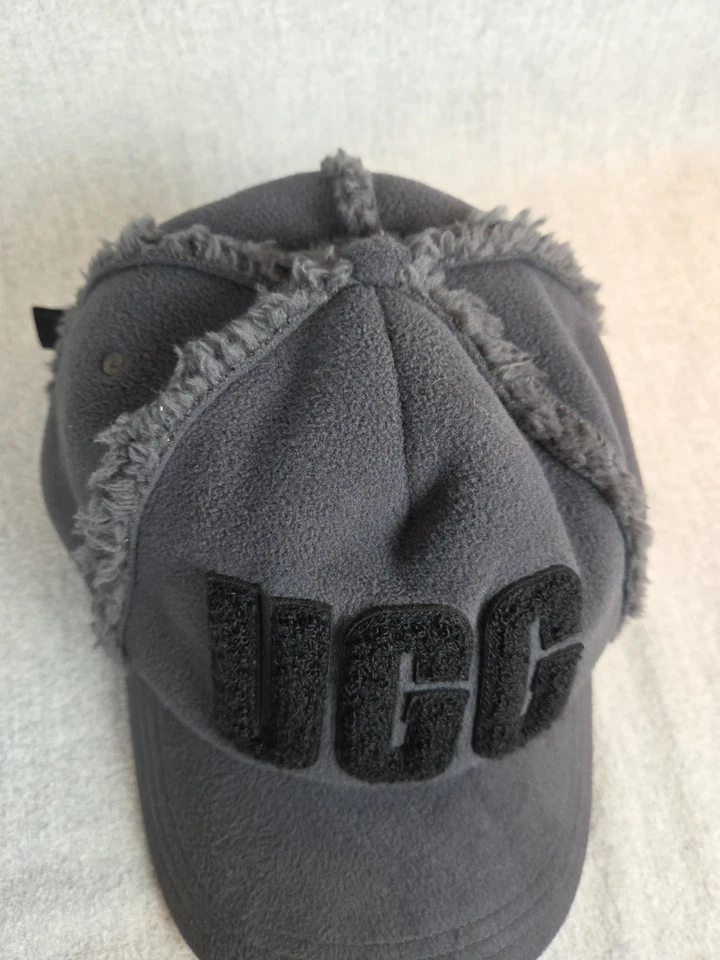Gorra de béisbol UGG gris adherida polar ajustable talla única letras universitarias logotipo Foto 4 de 4
