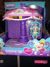 fingerlings carousel playset