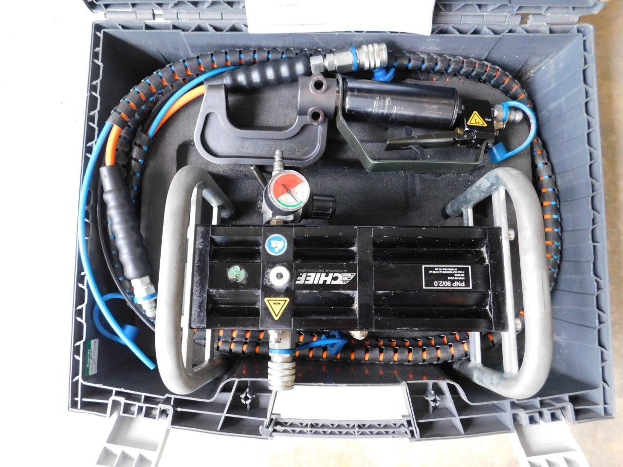 CHIEF PNP20 SELF PIERCING RIVET RIVETING TOOL GUN PNEUMATIC HYDRAULIC