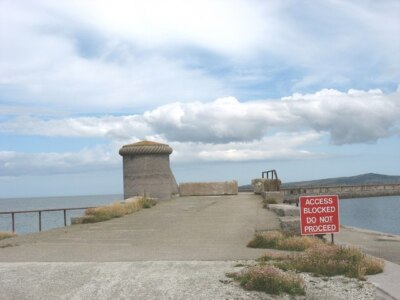 Photo 6x4 A road block at the entrance to the upper promenade section o c2008