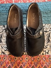 Alegria Dena Professional Shoes Black Embossed Size 39