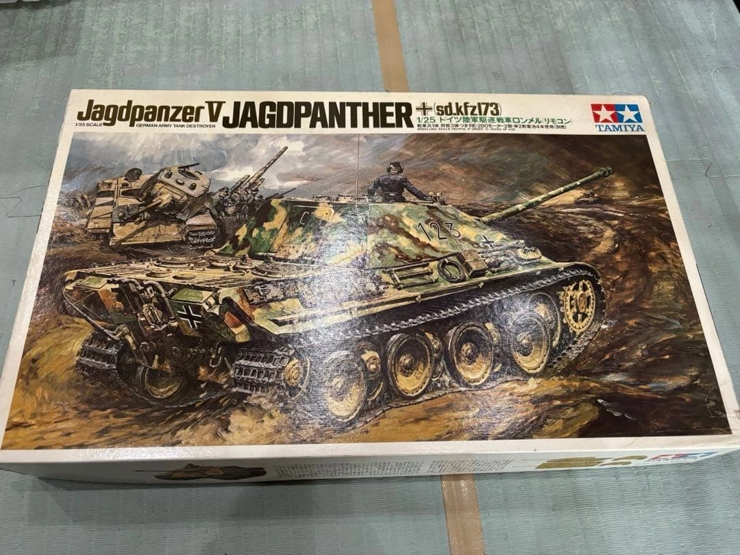 TAMIYA タミヤ JAGDPANZER 1/25 ロンメル Tamiya 1/25 German Army Tank Destroyer Jagdpanther Sd Kfz 173