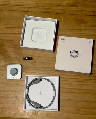 Oura Ring 4 (Silber) Größe 12 - Top Zustand - Box, Ladegerät & Zubehör