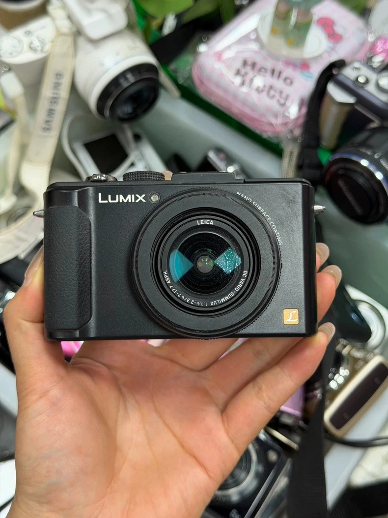 25+ Panasonic Lumix DMC-LX7 Digital Cameras for sale | Updated Oct