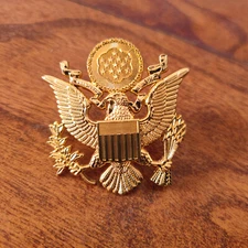 WW2 WWII US Eagle Hat Badge Insignia Emblem Cap Pin Screw Gold Color
