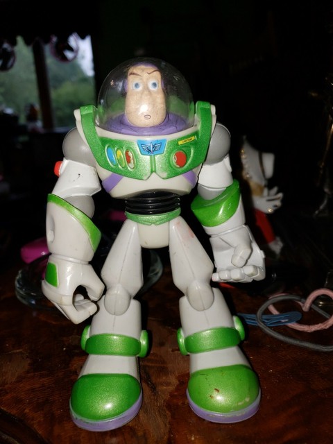 buzz lightyear hasbro