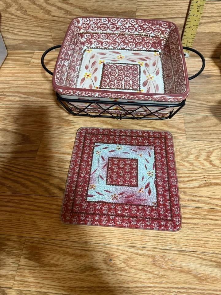 Temptations Old World Cranberry Red Square2.5 qt Baking Dish with Rack, Trivet