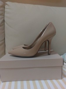 bcbg nude shoes