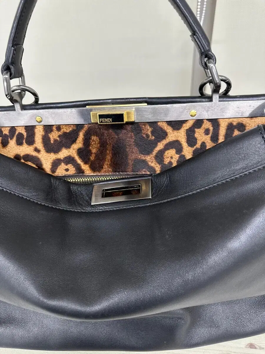 フェンディ　ピーカブー　ヒョウ柄ハラコ フェンディピーカブーヒョウ柄ハラコ