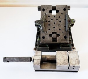 Sine Plate W/ Toolmakers Vise 1-13/16" Jaw CAP X 2" Jaw Width X 3/4" Jaw Depth