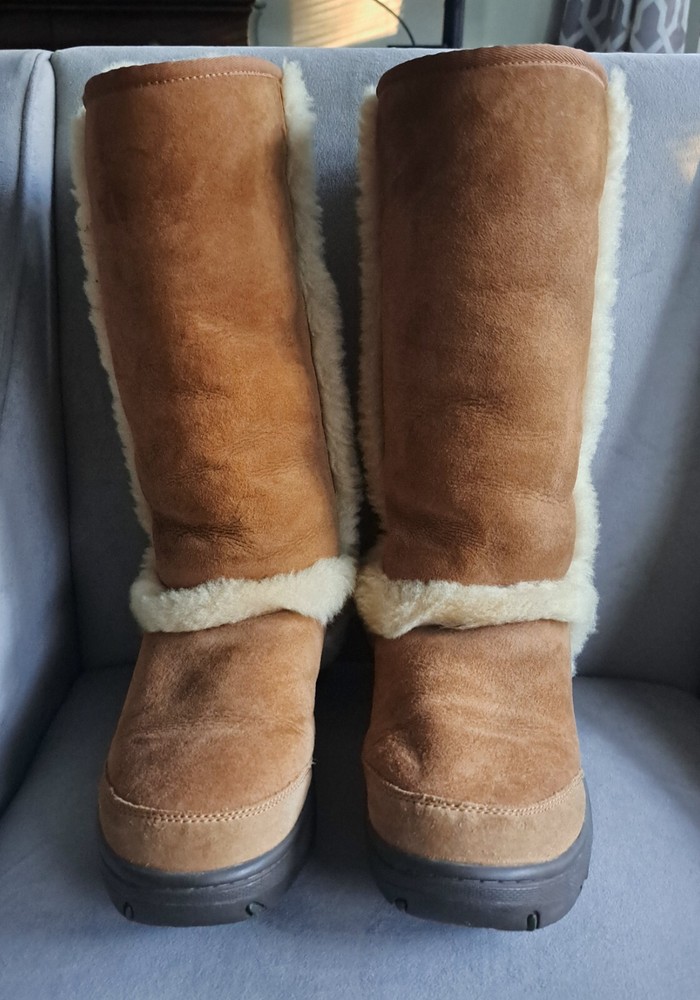 Ugg Sundance boots. Size 10M.