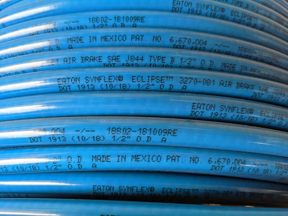 Manguera de freno de aire 500' ft J844 1/2" OD Eaton SYNFLEX Eclipse 3270-081  Foto 2 de 2