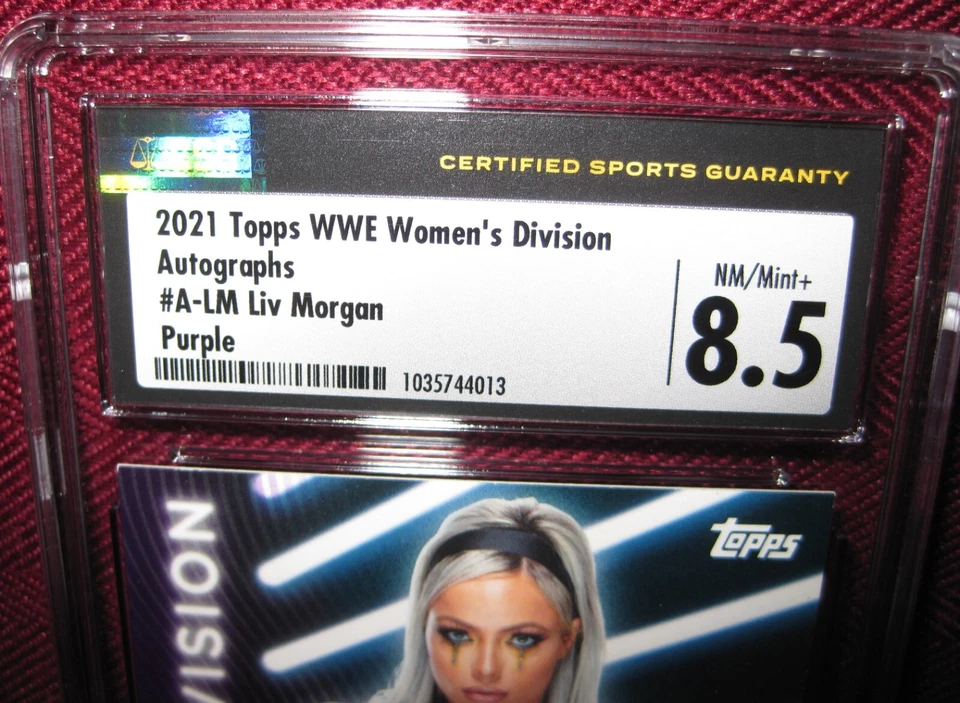 2021 WWE WOMEN'S DIVISION AUTOGRAPH A-LM LIV MORGAN PURPLE 37/99 CSG 8.5 AUTO 10 - Image 3 of 4