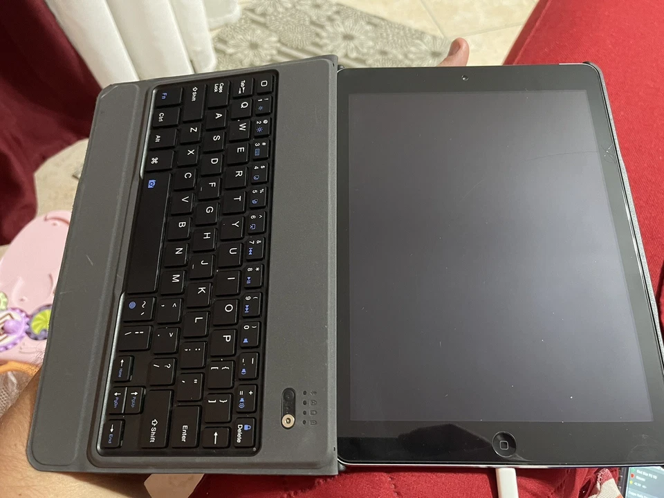 Apple iPad Air (1st generation) · 32GB · Cellular, foto 1 di 3