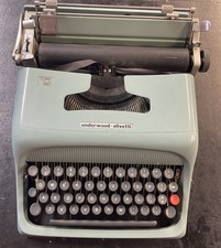 Olivetti Underwood Studio 44 Typewriter thumbnail