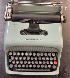 Olivetti Studio 44 Typewriter | eBay