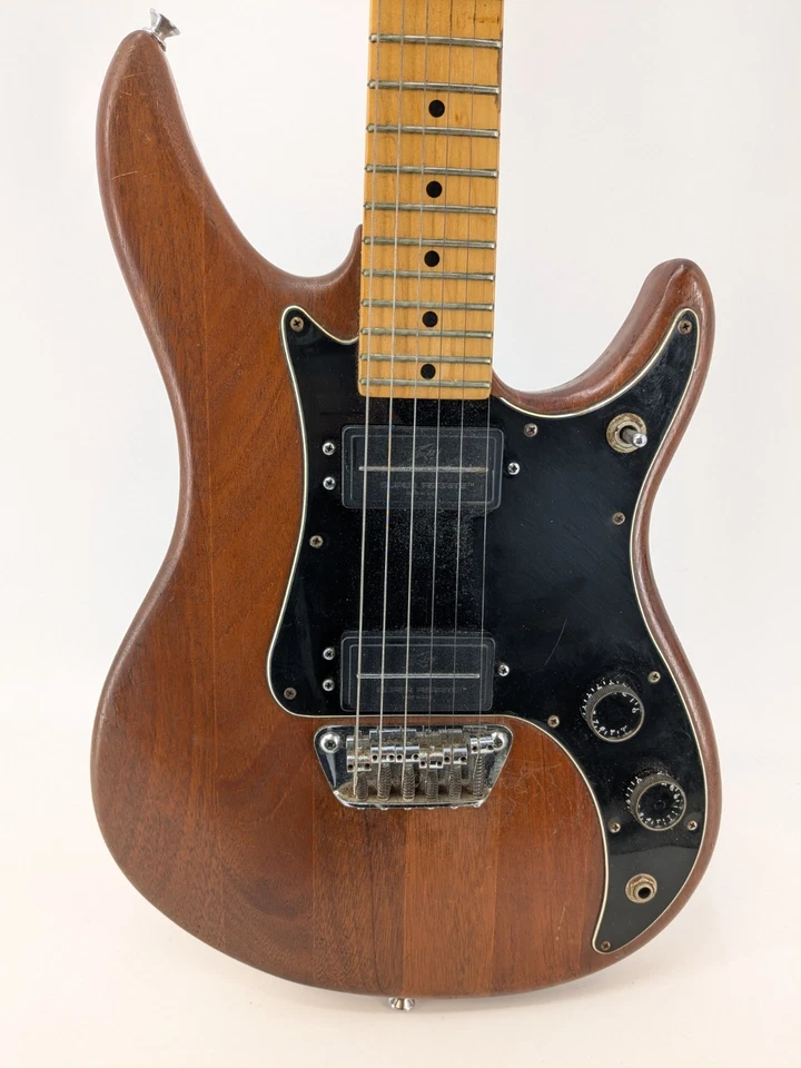 Guitarra Eléctrica Peavey Patriot en Estuche Rígido - Marrón - Hecha en EE. UU. Foto 2 de 4