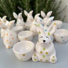 Bunte Hasenfamilie  8 x Eierbecher  Osterhasen Porzelan glasiert