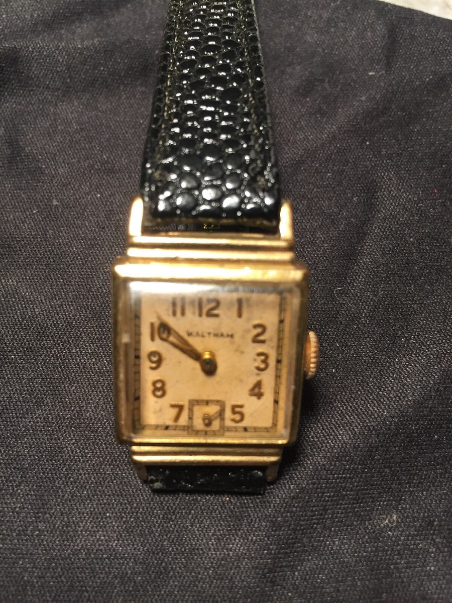 Vintage I W C WALTHAM Watch 17 Jewels 14k Gold Filled Case New