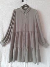 Ladies Olive Tiered Long Sleeved Knee Length Button Up Dress. Size 16-18 Papaya.