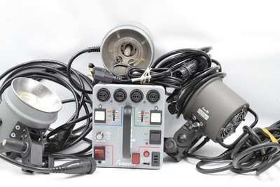 (1) Dynalite 1000XR, (3) Dynalite 2040 Light and Extension Cables