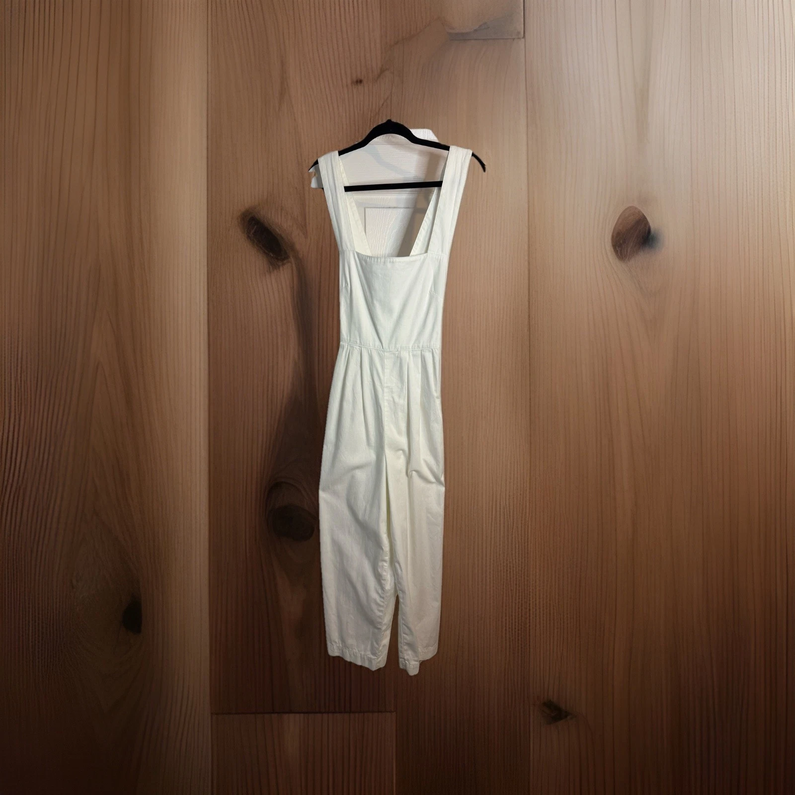 Free People SZ 4 Jumpsuit Overalls Wide Leg Chic Farrah White Pleaded Front