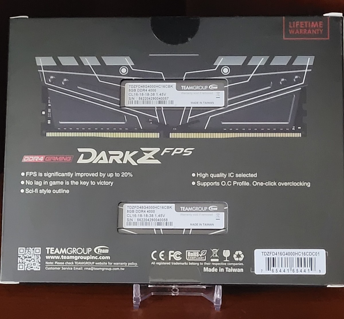 TEAMGROUP Dark Z FPS 16GB Kit (2x 8GB) DDR4-4000 DIMM PC4-32000