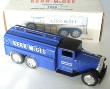 Ertl 1930 Diamond T Tanker Truck Bank 7.5" NEW 1/34 scale Made in USA
