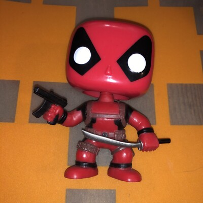 Deadpool Funko 2012 Marvel bobble Head Plastic With Gun And Sword