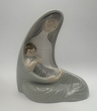1982 Zaphir by LLADRÓ  MADONNA MARY & BABY JESUS Figurine