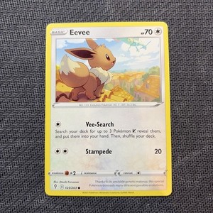 Eevee 125/203 Evolving Skies Common