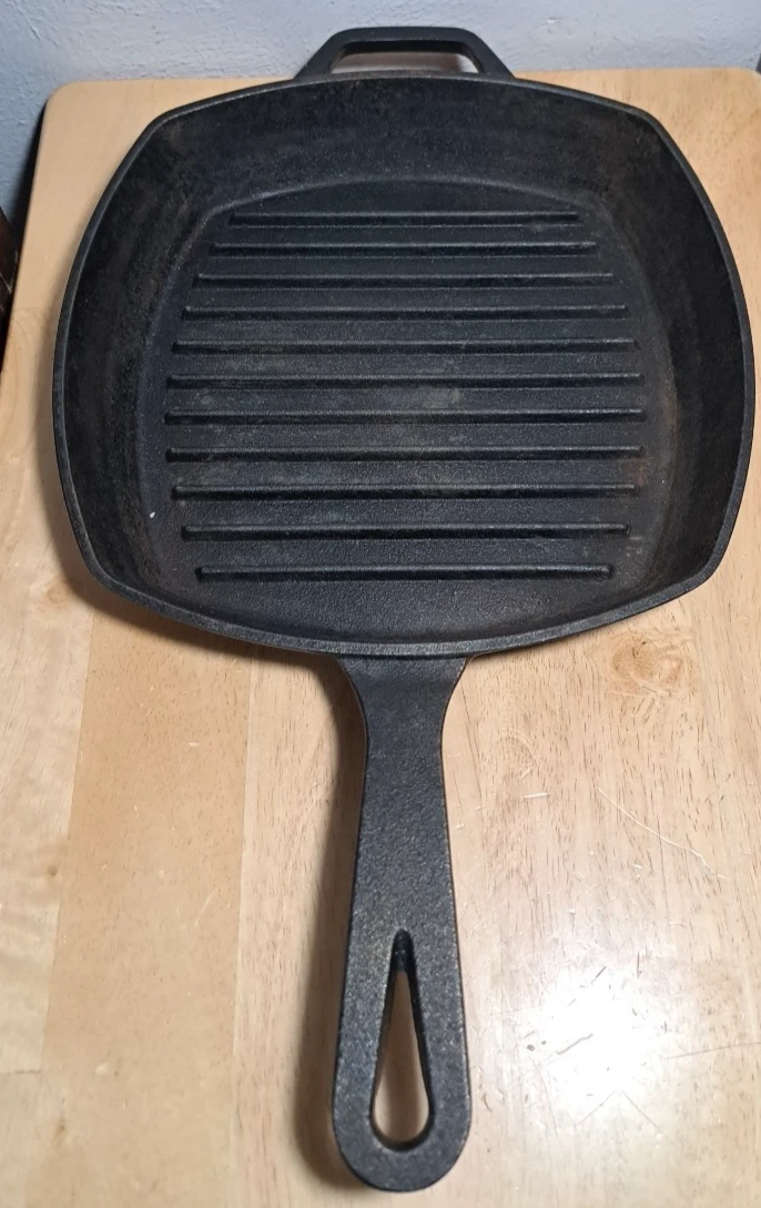 Smith & Clark Ironworks 10.1/2" X 10.1/2" X 2" Grill Skillet