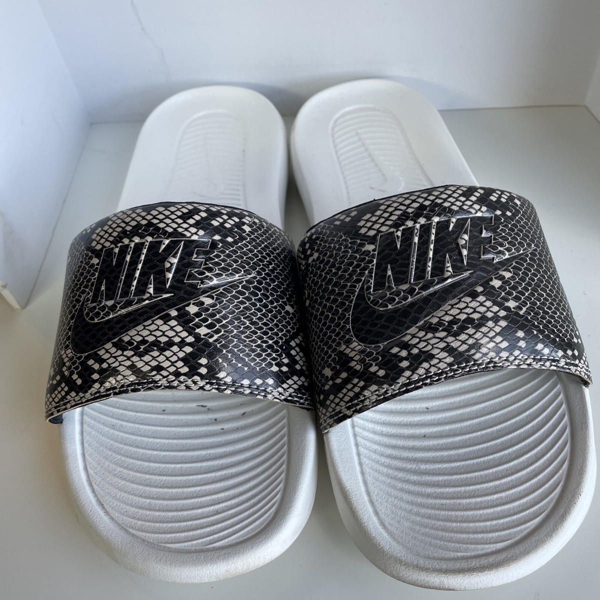 Women's Nike Sz. US 8 Victori One Snake Print Slide Sandals